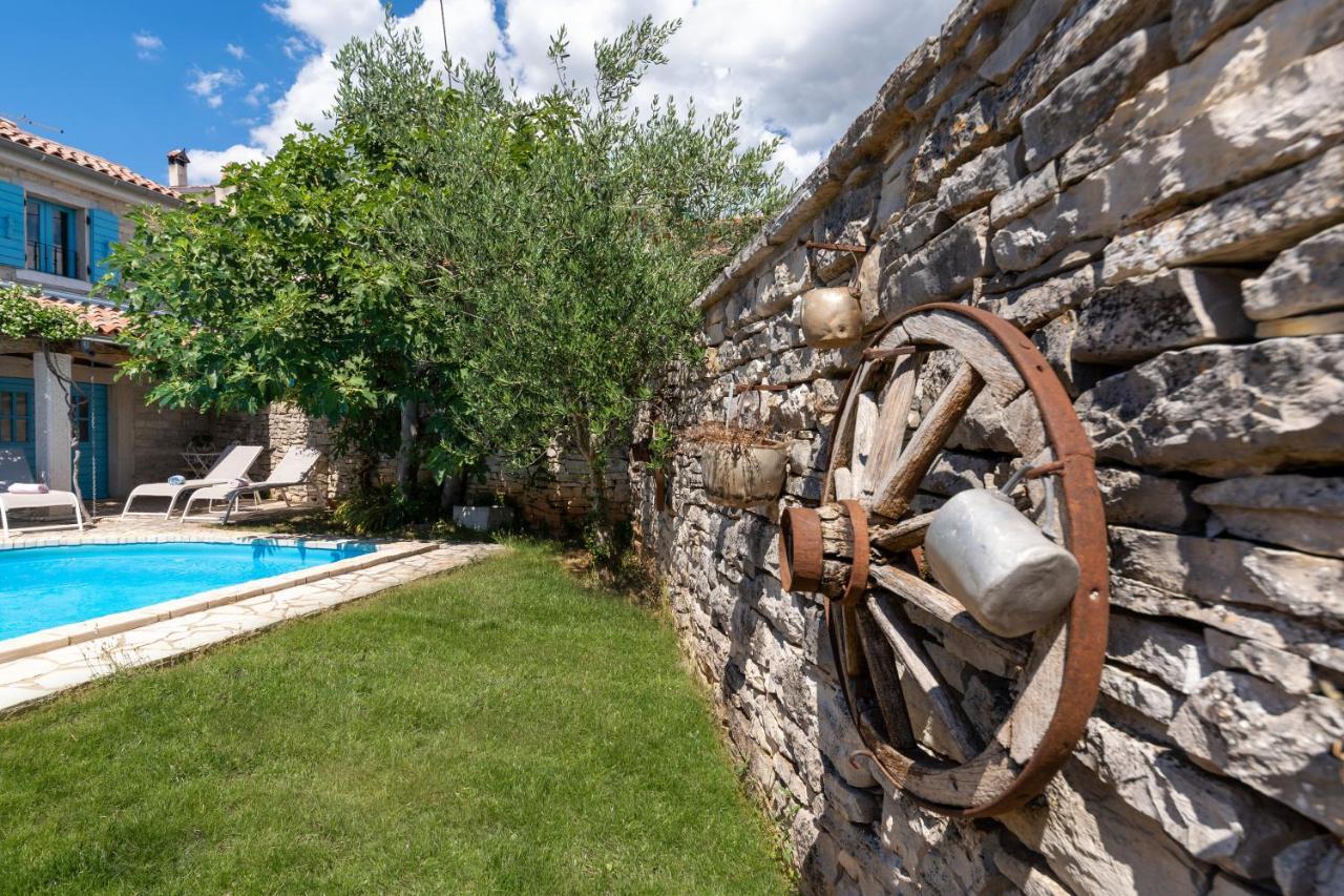 Villa Janko Sveti Lovreč Pazenatički Esterno foto