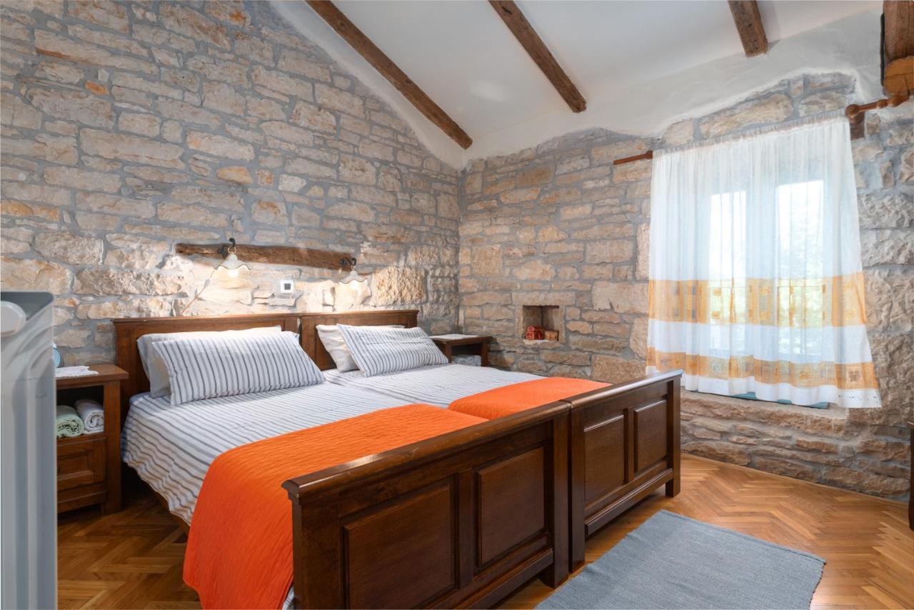 Villa Janko Sveti Lovreč Pazenatički Esterno foto