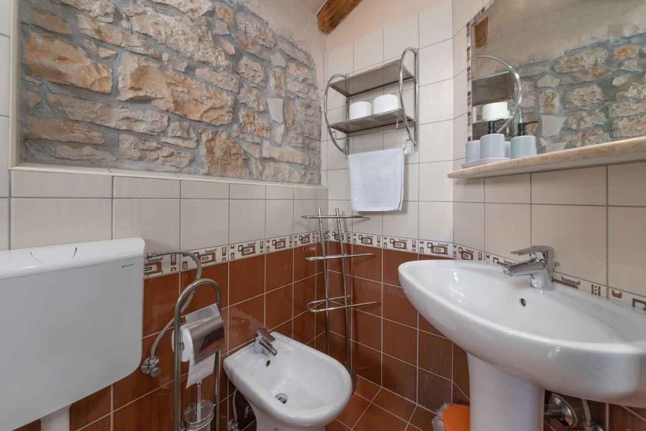 Villa Janko Sveti Lovreč Pazenatički Esterno foto