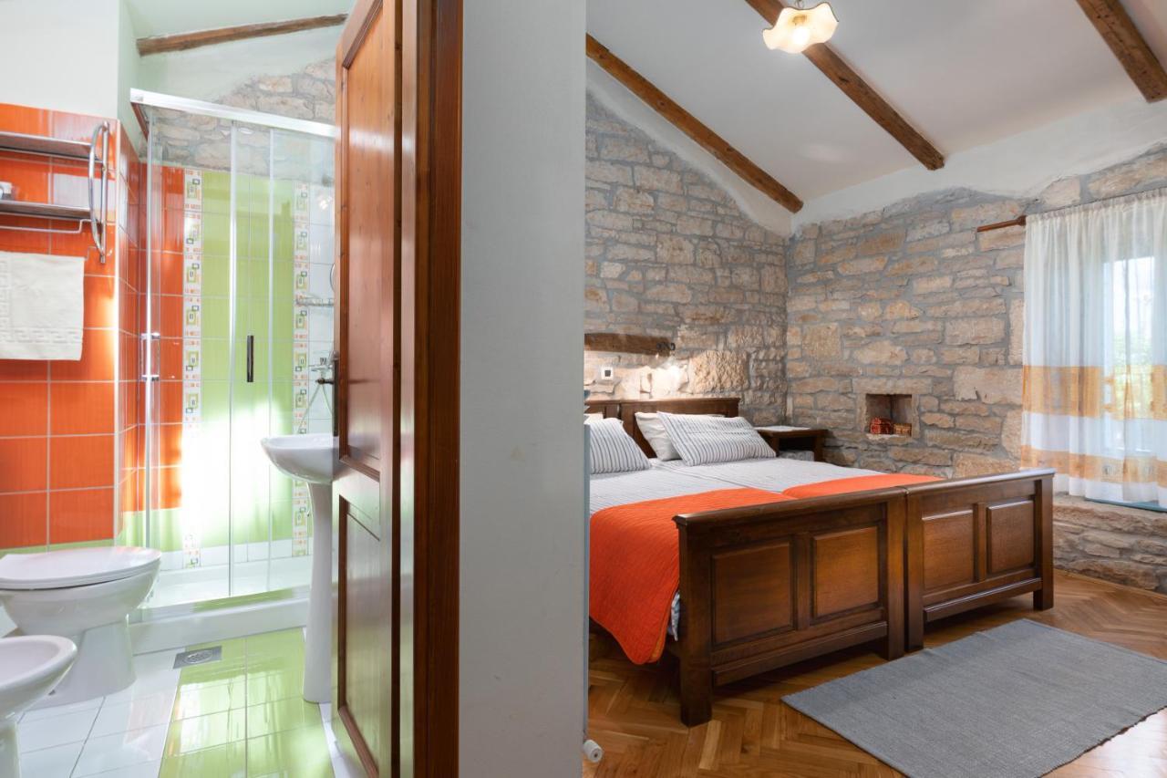 Villa Janko Sveti Lovreč Pazenatički Esterno foto