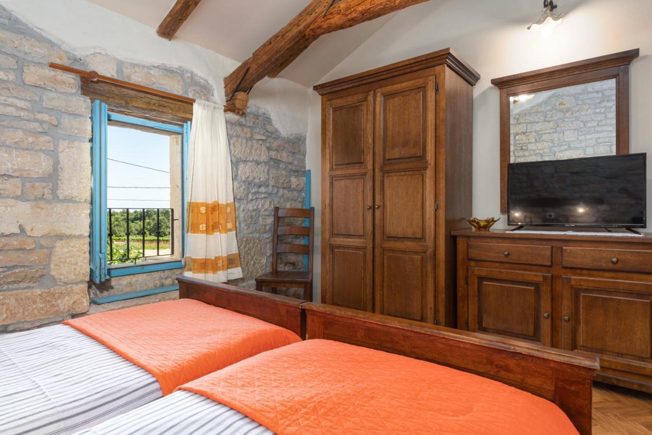 Villa Janko Sveti Lovreč Pazenatički Esterno foto